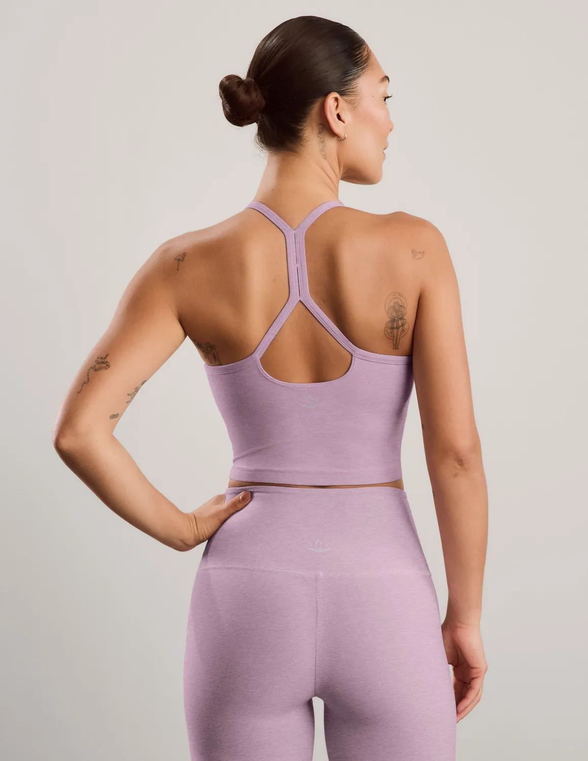 Beyond Yoga Spacedye Slim Racerback Cropped Tank topp Lavender Cream Heather med bh