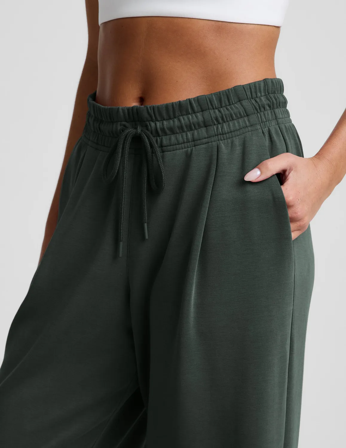 Beyond Yoga Luxe Sandwash Double Knit Wide Leg byxor Slate Green hög midja