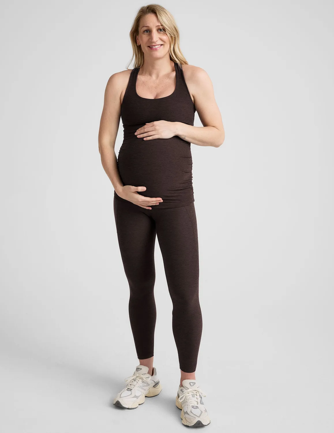 Beyond Yoga Spacedye Bases Covered Maternity Tank linne Dark Chocolate Heather gravid