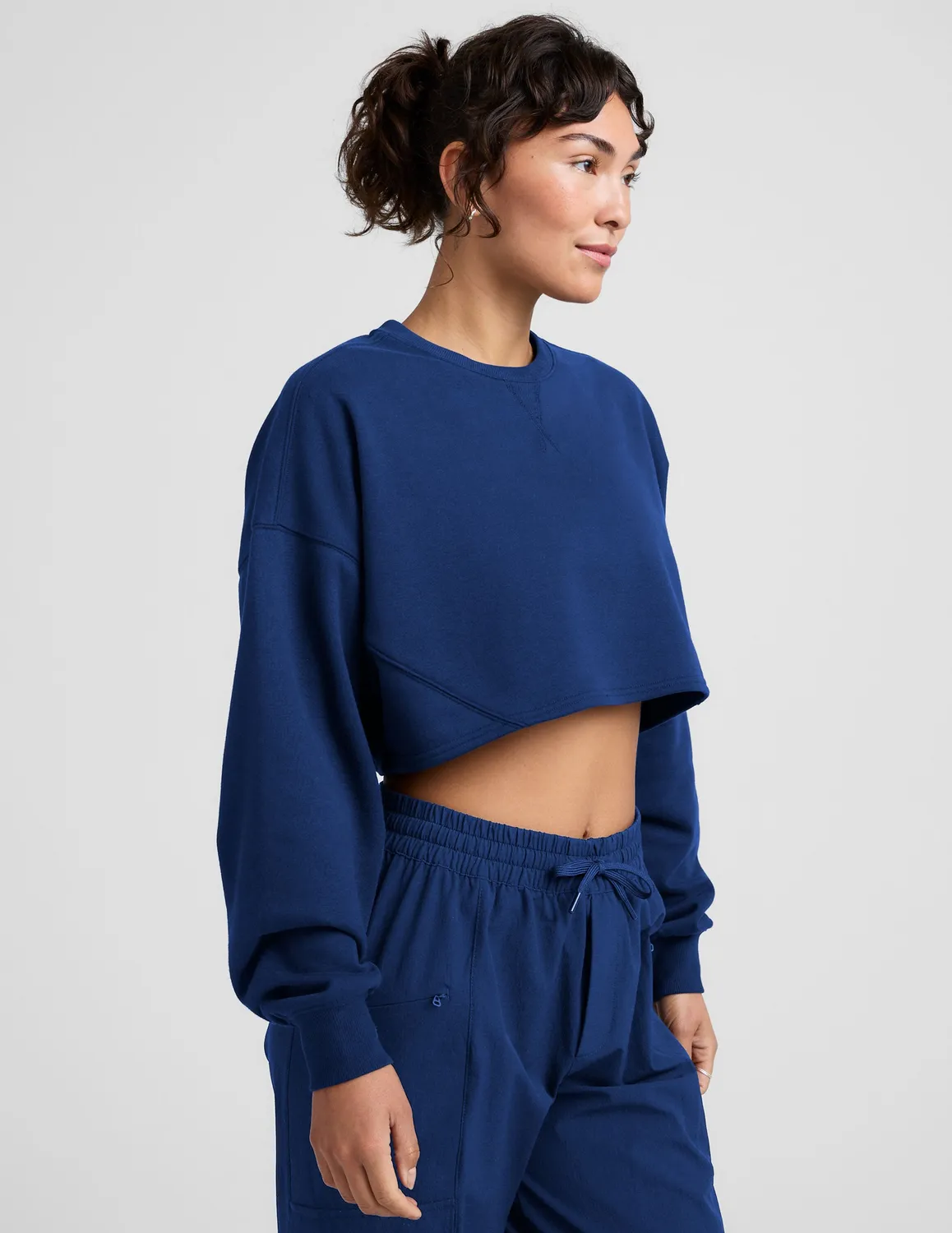 Beyond Yoga LuxeFleece Cropped sweatshirt Marine Blue blå