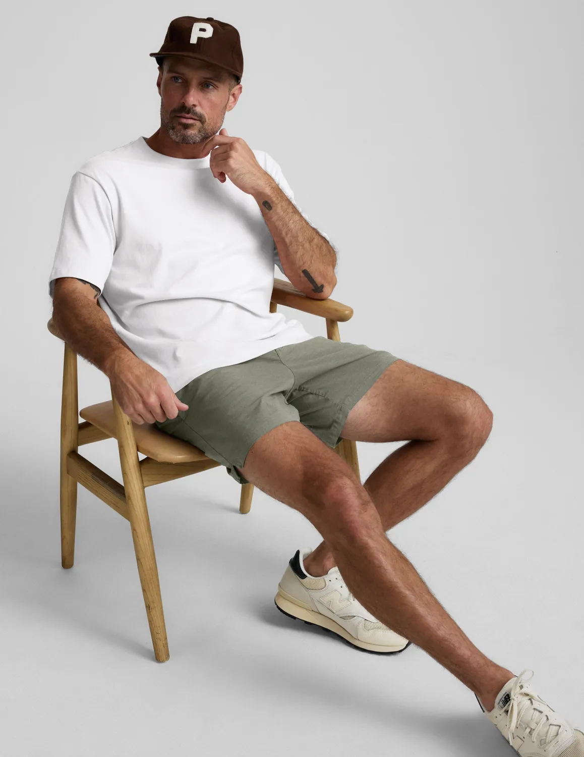 Beyond Yoga Drift Shorts Grey Sage herr elastisk midja