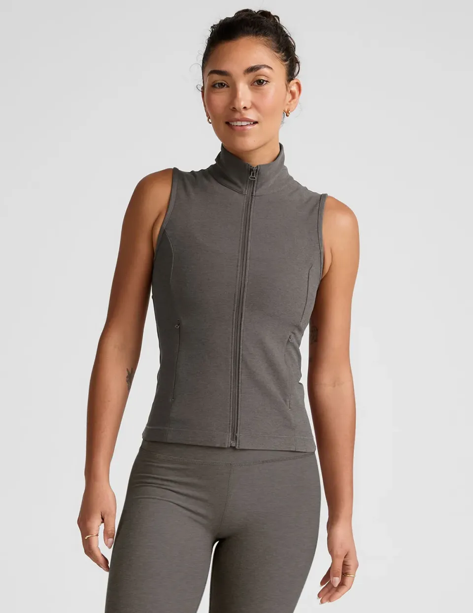Beyond Yoga Venice Zip-Front Vest träningsväst true gray heather tight