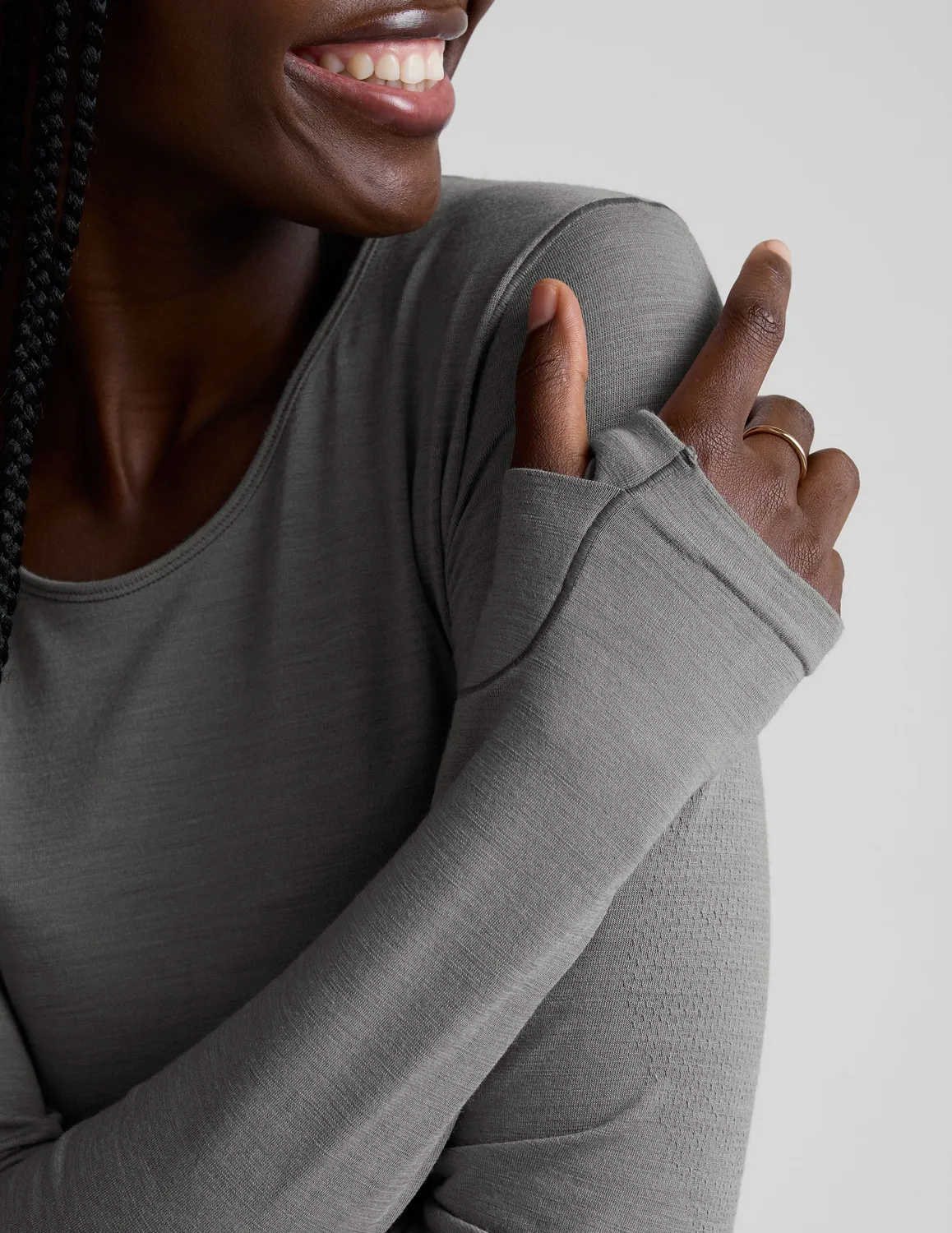 Beyond Yoga LuxeKnit Merino Wool Crewneck ulltröja Storm Gray Heather tumhål