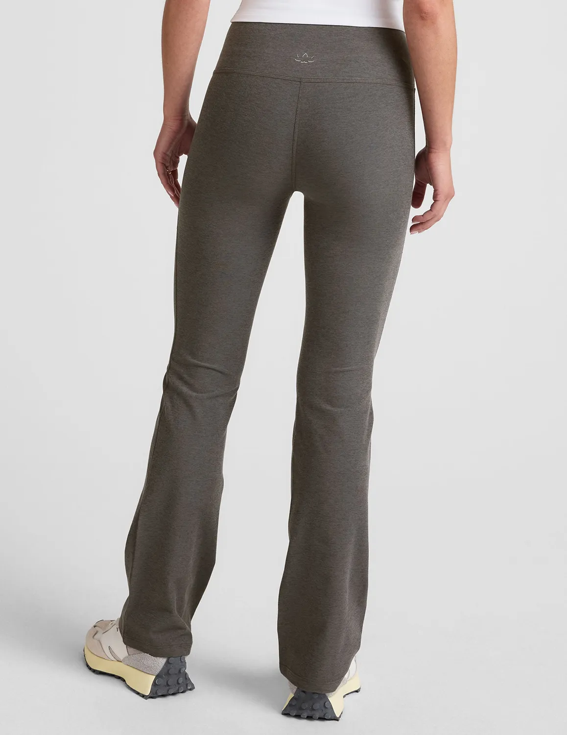 Beyond Yoga Spacedye Practice Bootcut Pant träningsbyxor True Gray