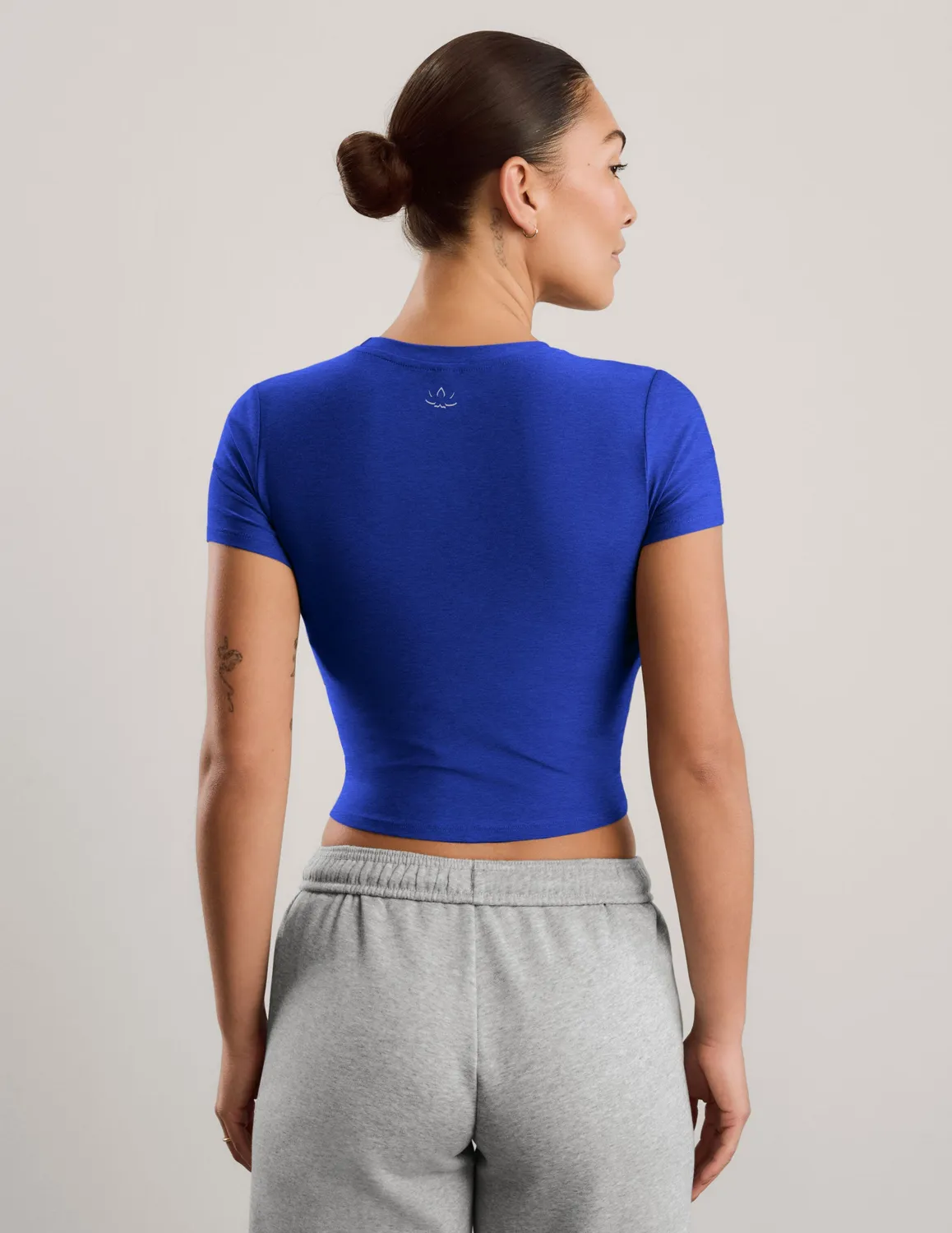 Beyond Yoga Featherweight Cropped Tee t-shirt Ultra Blue Heather lätt