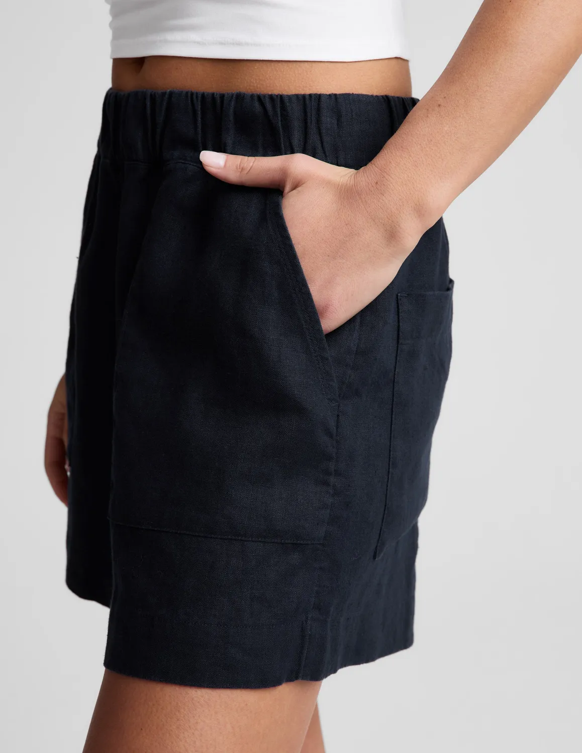 Beyond Yoga SoftWash Linen Easy Short shorts Nocturnal Navy linne