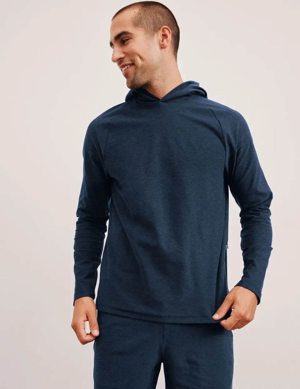 Beyond Yoga Spacedye Go-To hoodie herr navy fukttransporterande