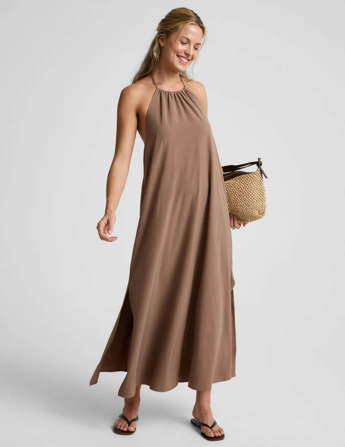 Beyond Yoga Go With The Flow halter maxiklänning Khaki neutral