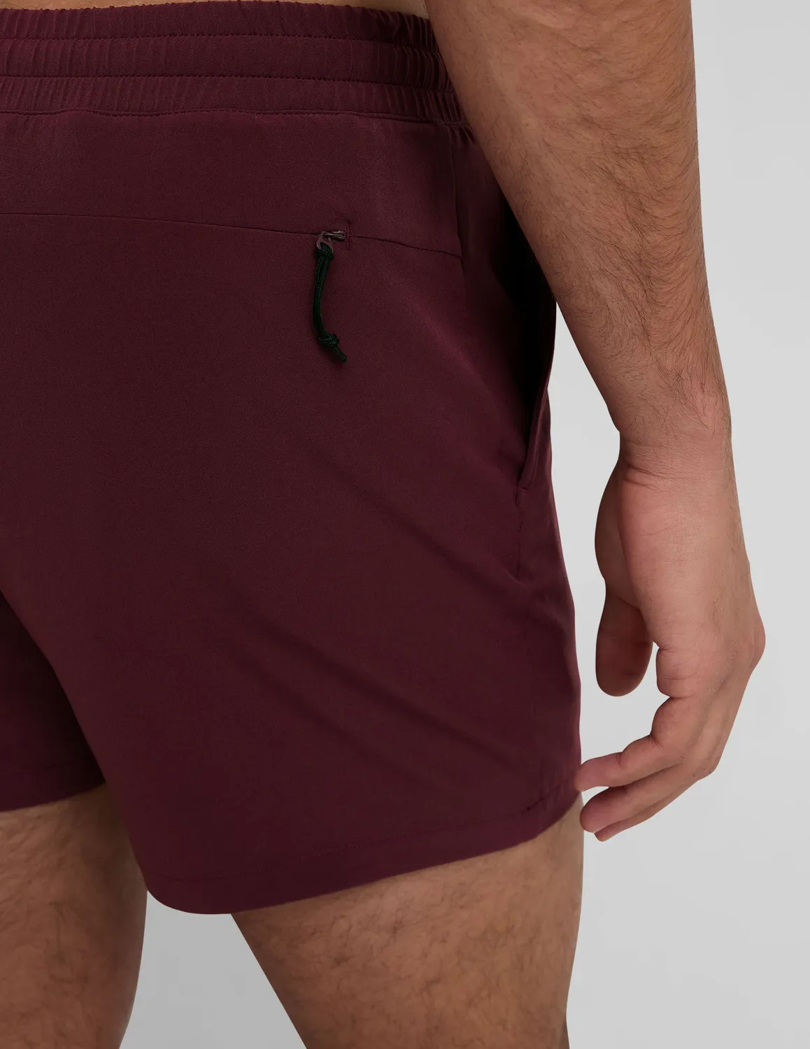 Beyond Yoga Pivotal 2.0 Men's Lined Short 5" shorts Deep Maroon vinröd