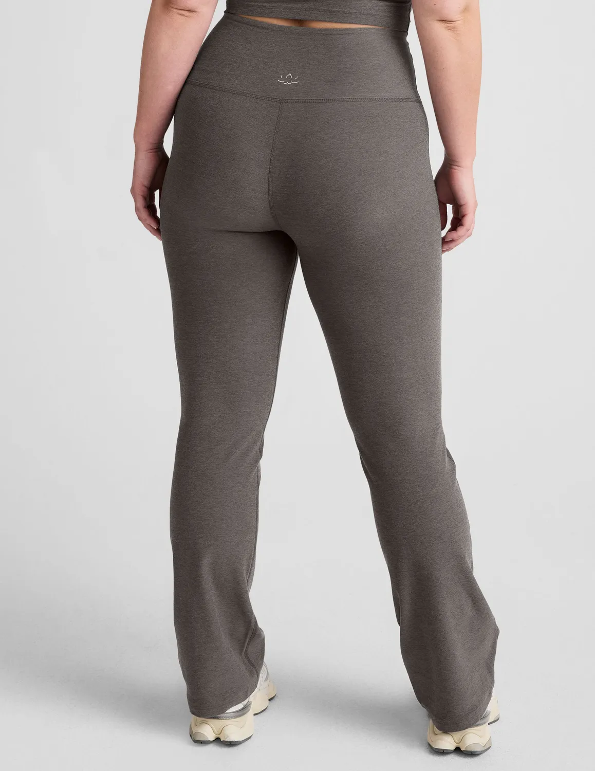 Beyond Yoga Spacedye Practice Bootcut Pant träningsbyxor True Gray