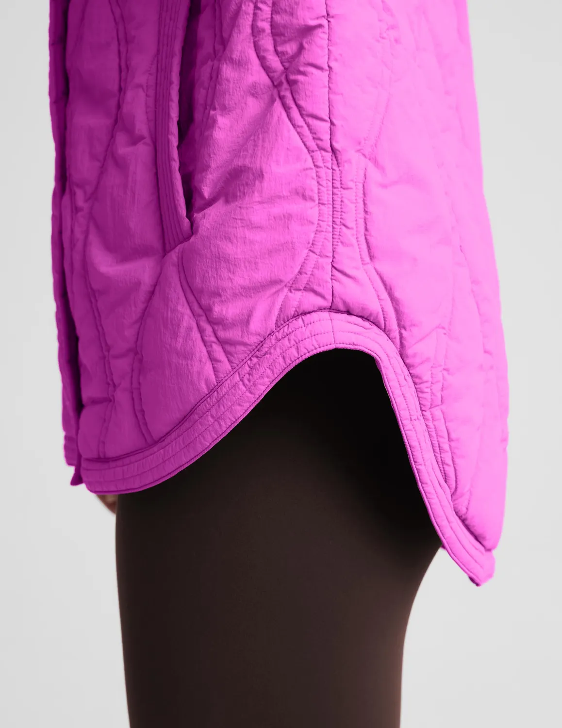 Beyond Yoga Roam Quilted Lightweight Jacket jacka Electric Fuchsia lätt