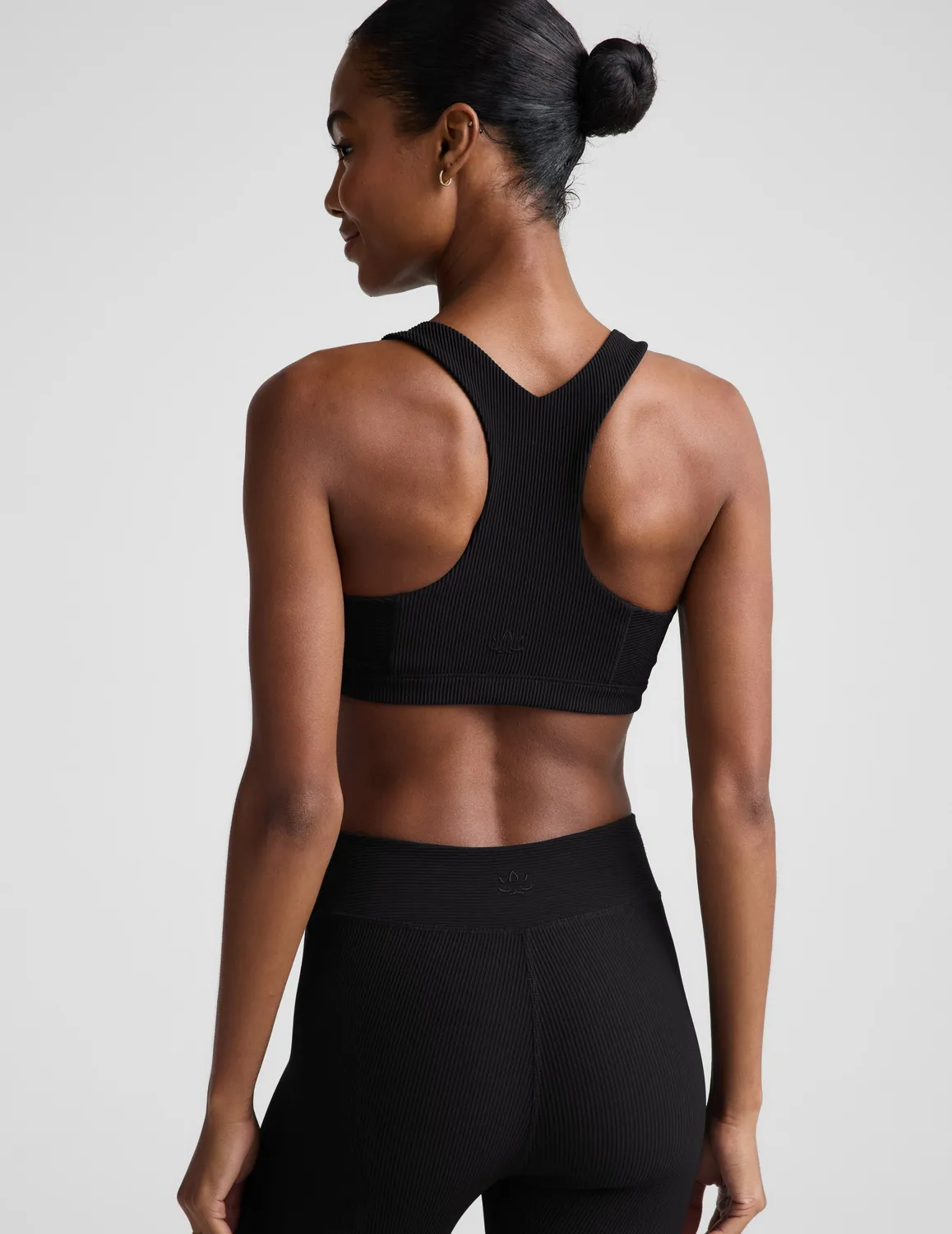 Beyond Yoga Impulse Ribbed Scoop Neck Bra sport-bh Black Onyx ribbad