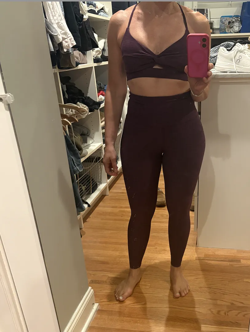 Beyond Yoga Spacedye Twist Front sport-bh blackberry melerad korsrygg