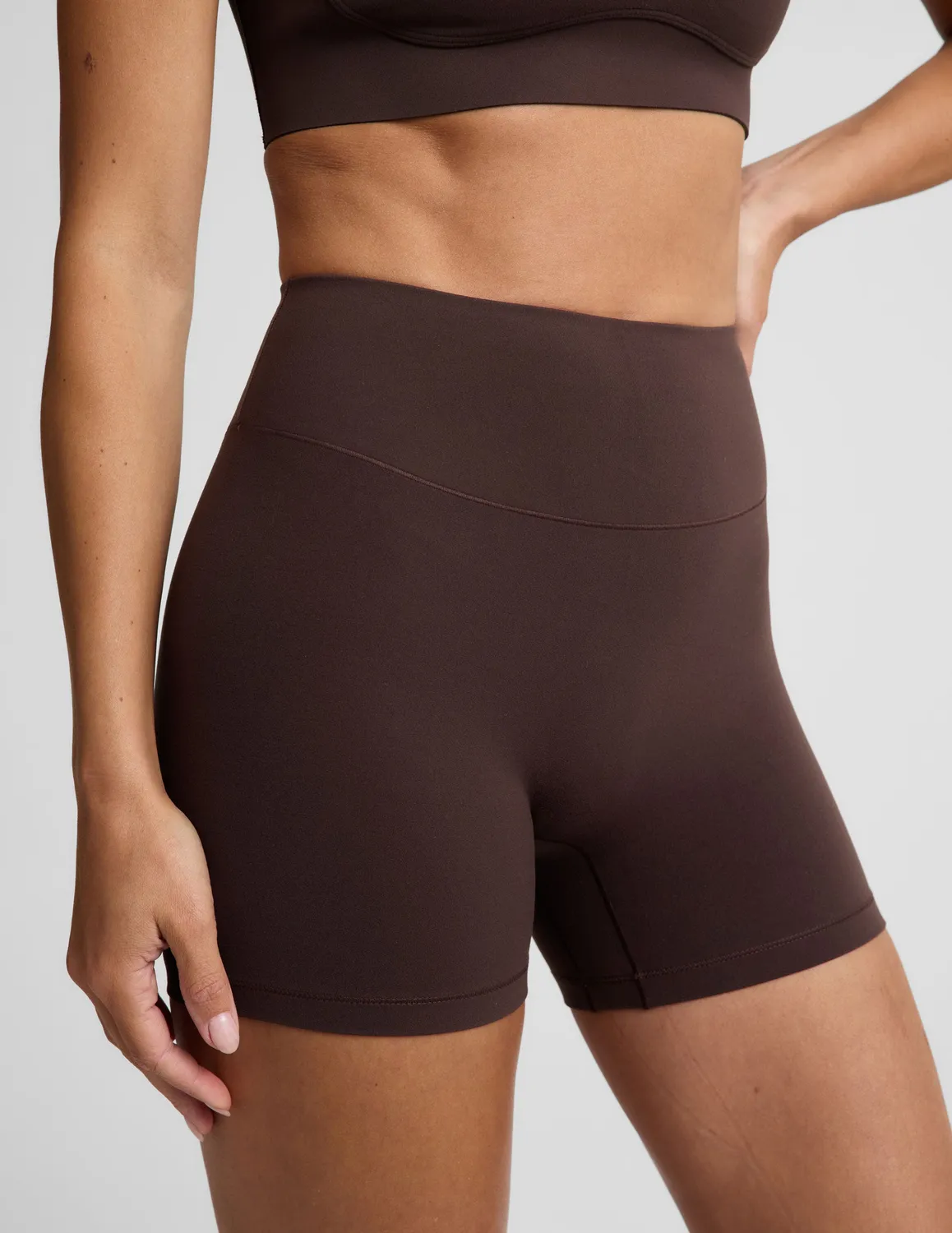 Beyond Yoga glowzone 4" bikershorts Cocoa Plum hög midja
