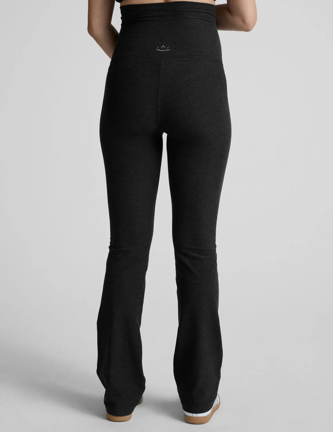 Beyond Yoga Spacedye Practice mammabyxor svart bootcut