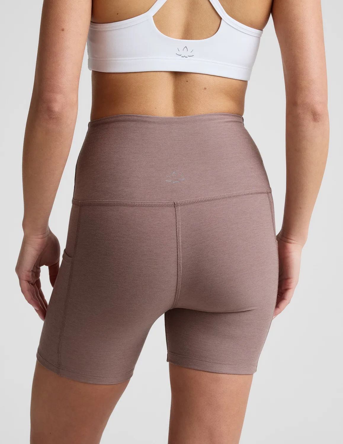 Beyond Yoga Spacedye Keep Pace 5 träningsshorts rosey taupe