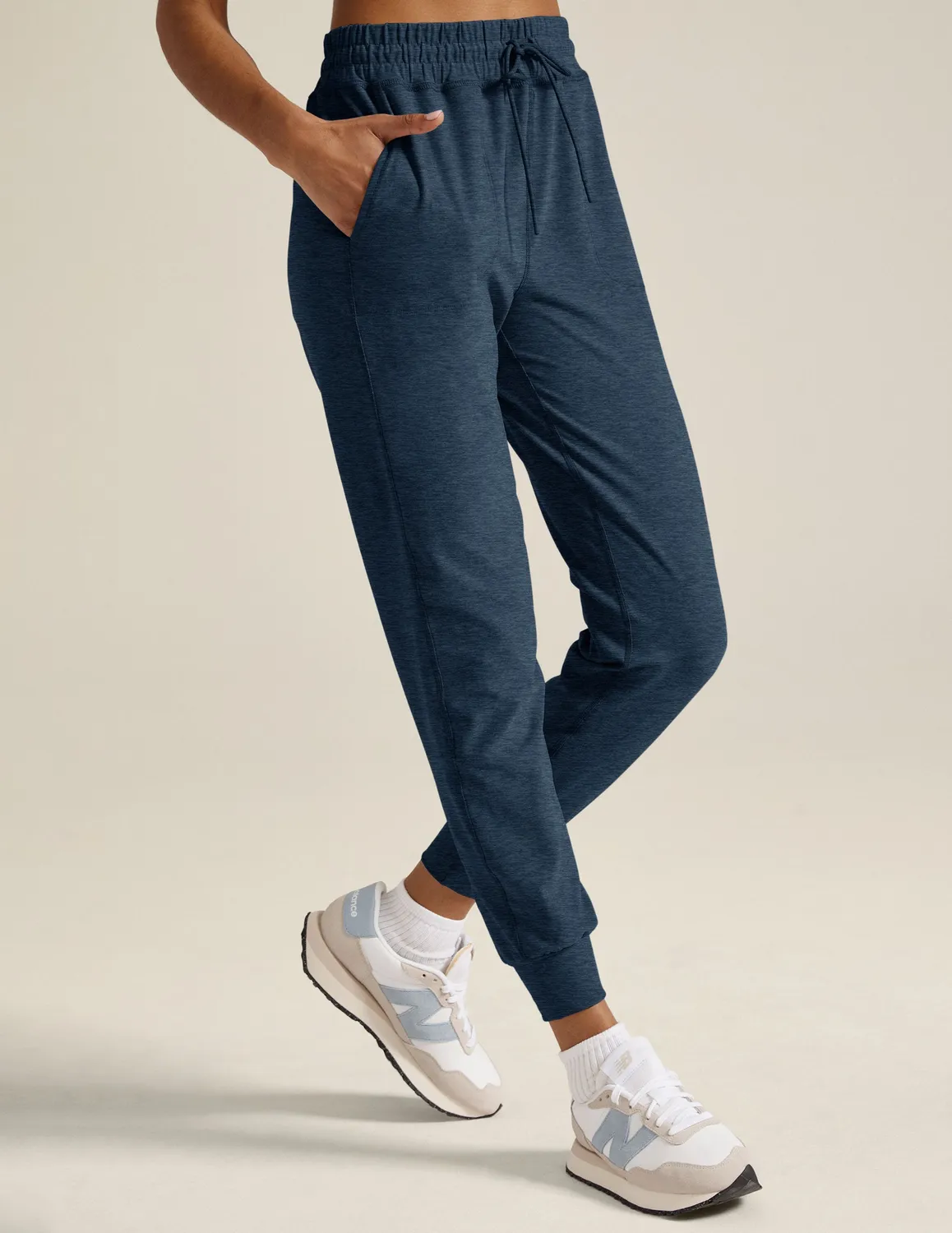 Beyond Yoga Spacedye Commuter Midi joggers Nocturnal Navy