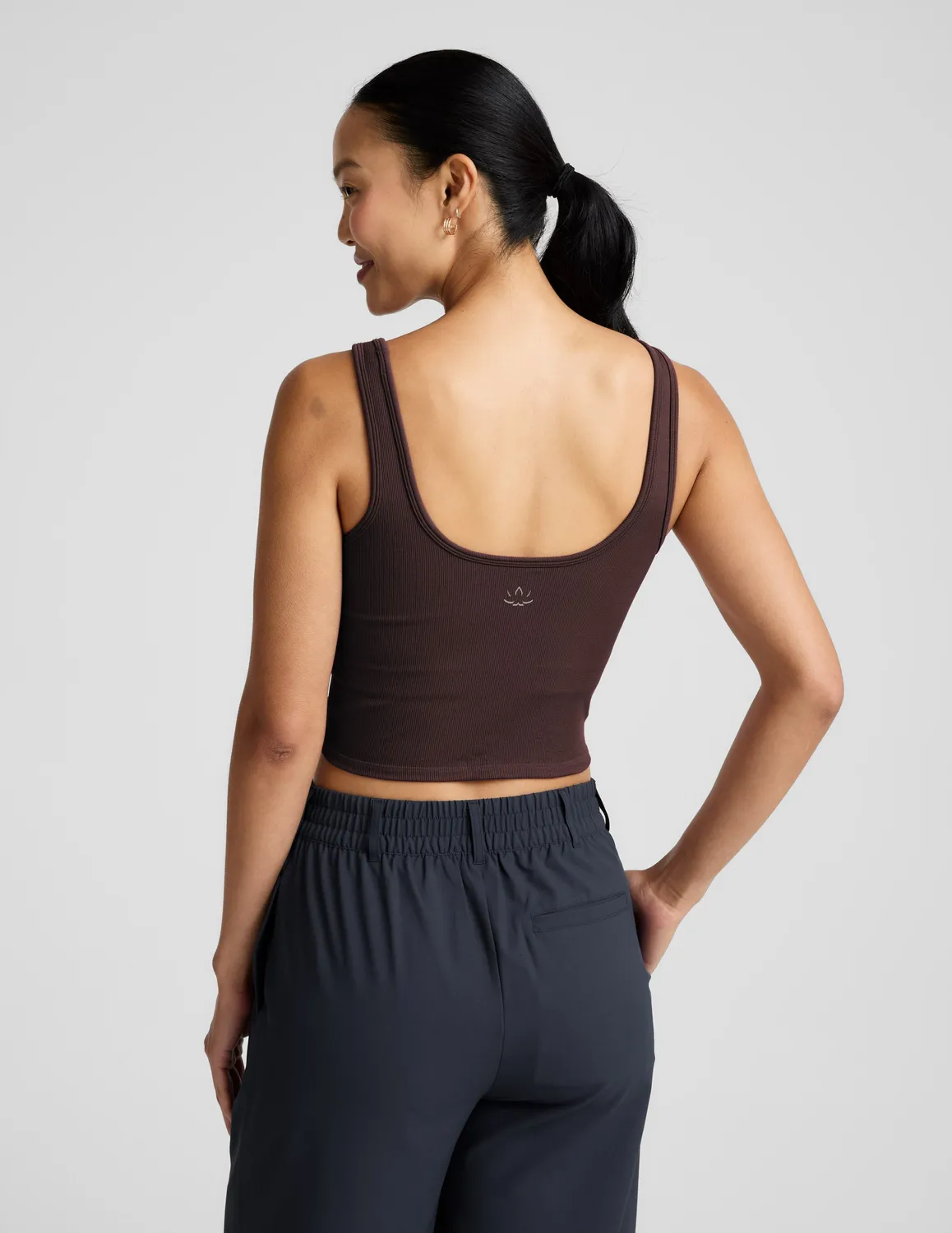 Beyond Yoga Keep It Cool Seamless Cropped Tank linne Iced Mocha kylande
