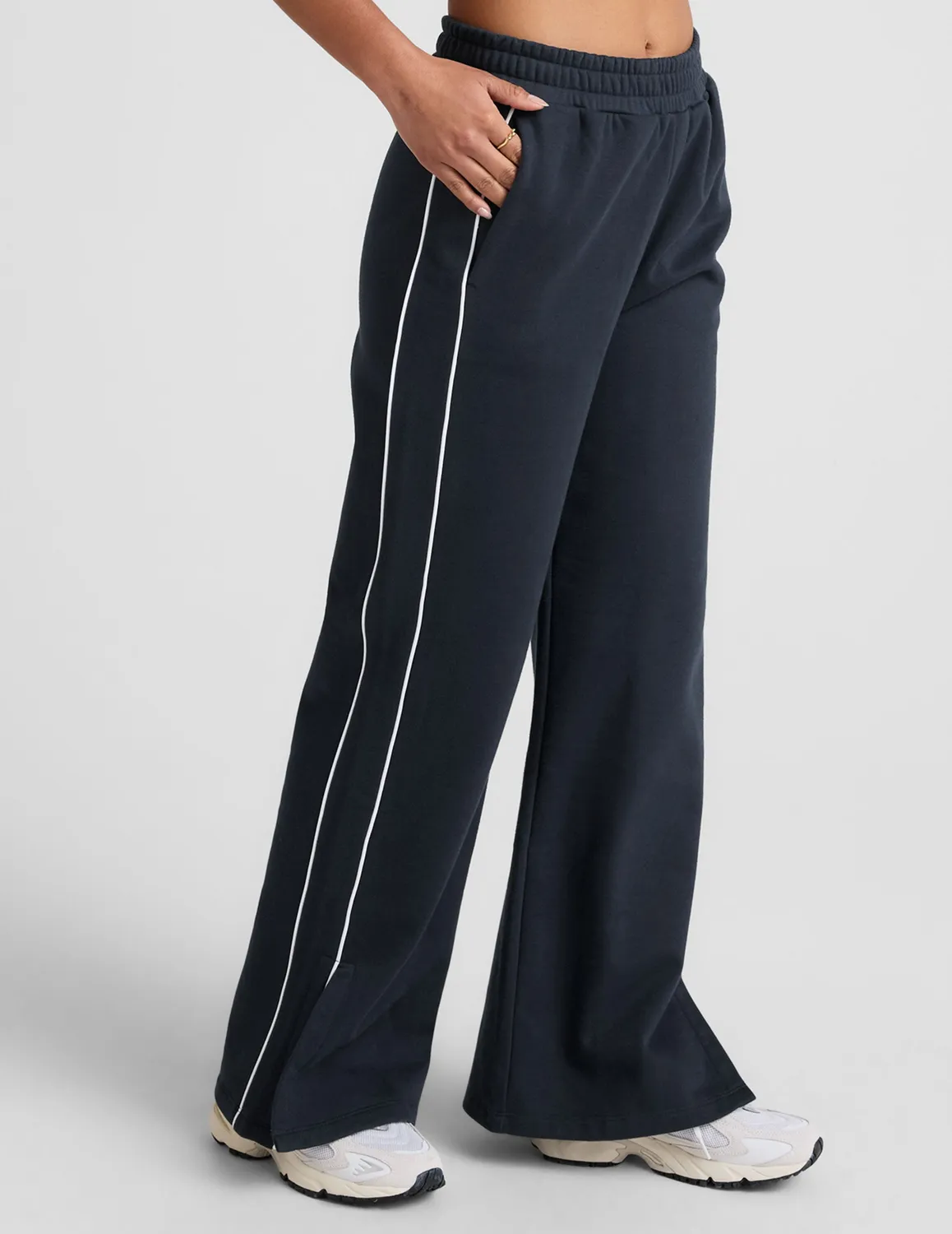 Beyond Yoga LuxeFleece Piper Wide Leg mjukisbyxor Navy
