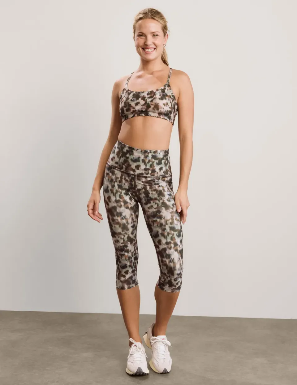 Beyond Yoga SoftMark Walk and Talk High Waisted Capri Legging tights Dappled Roan