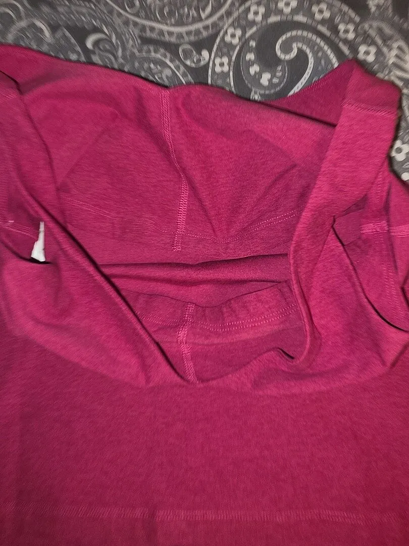 Beyond Yoga Spacedye Good Day Classic Tank linne Berry Red V-ring