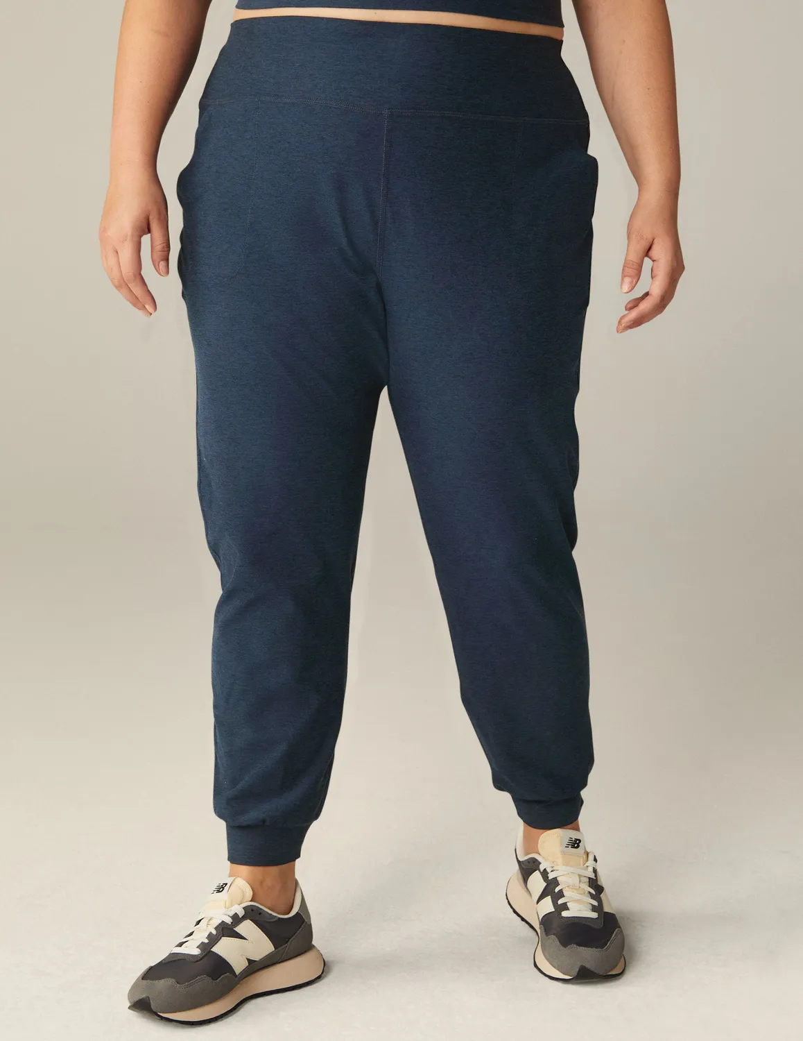 Beyond Yoga Spacedye Midi Jogger mjukisbyxor Nocturnal Navy mjuk
