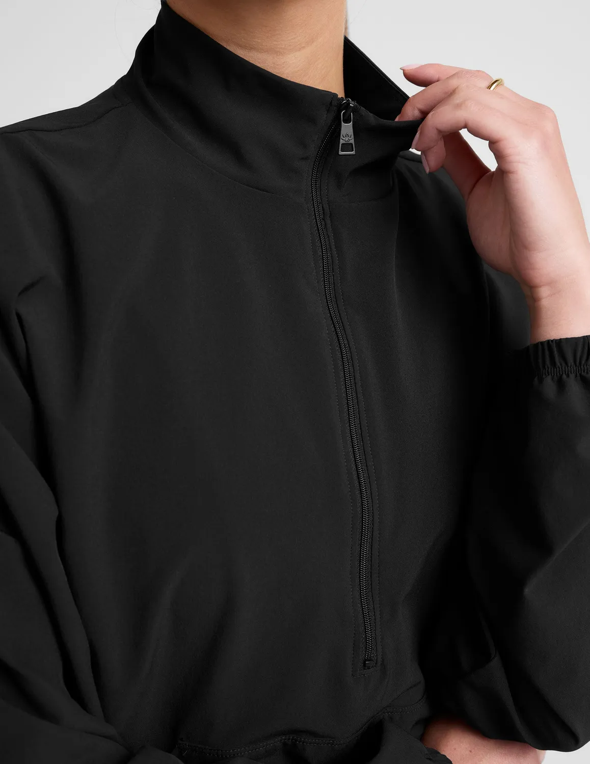 Beyond Yoga Stretch Woven In Stride Half Zip träningströja True Black