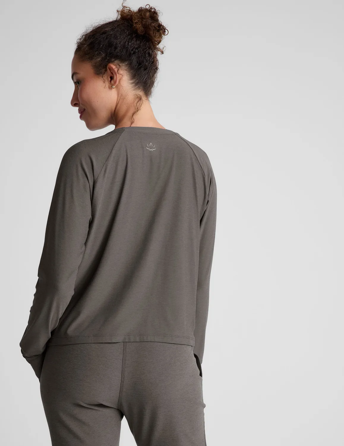Beyond Yoga Featherweight Daydreamer Pullover tröja True Gray Heather lätt