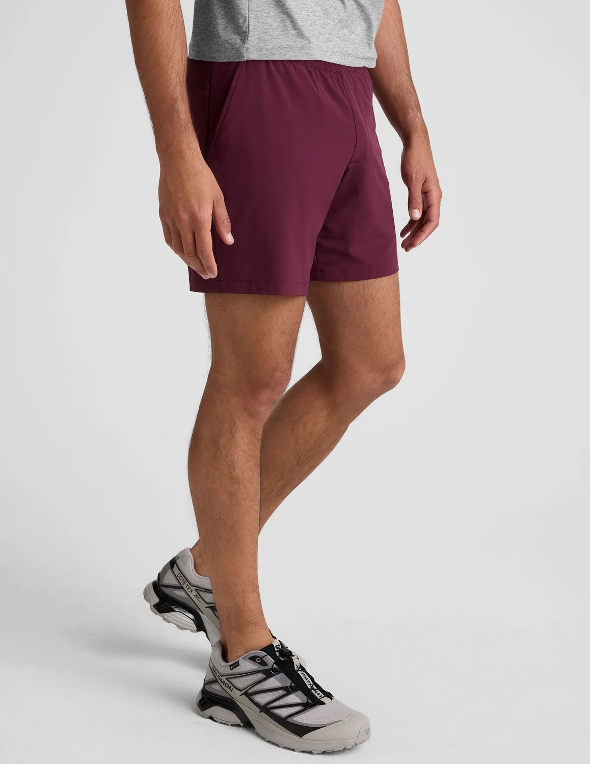 Beyond Yoga Pivotal 2.0 Men's Short 7" träningsshorts Deep Maroon lätt