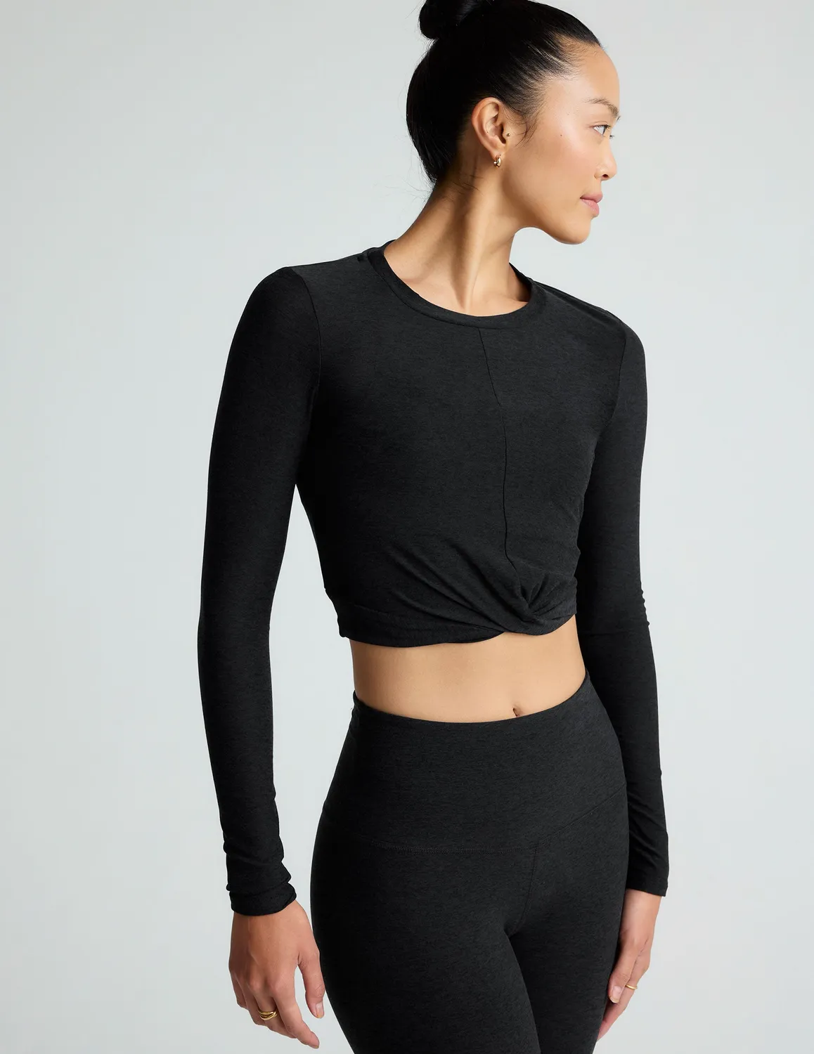 Beyond Yoga Featherweight Center Stage topp Darkest Night