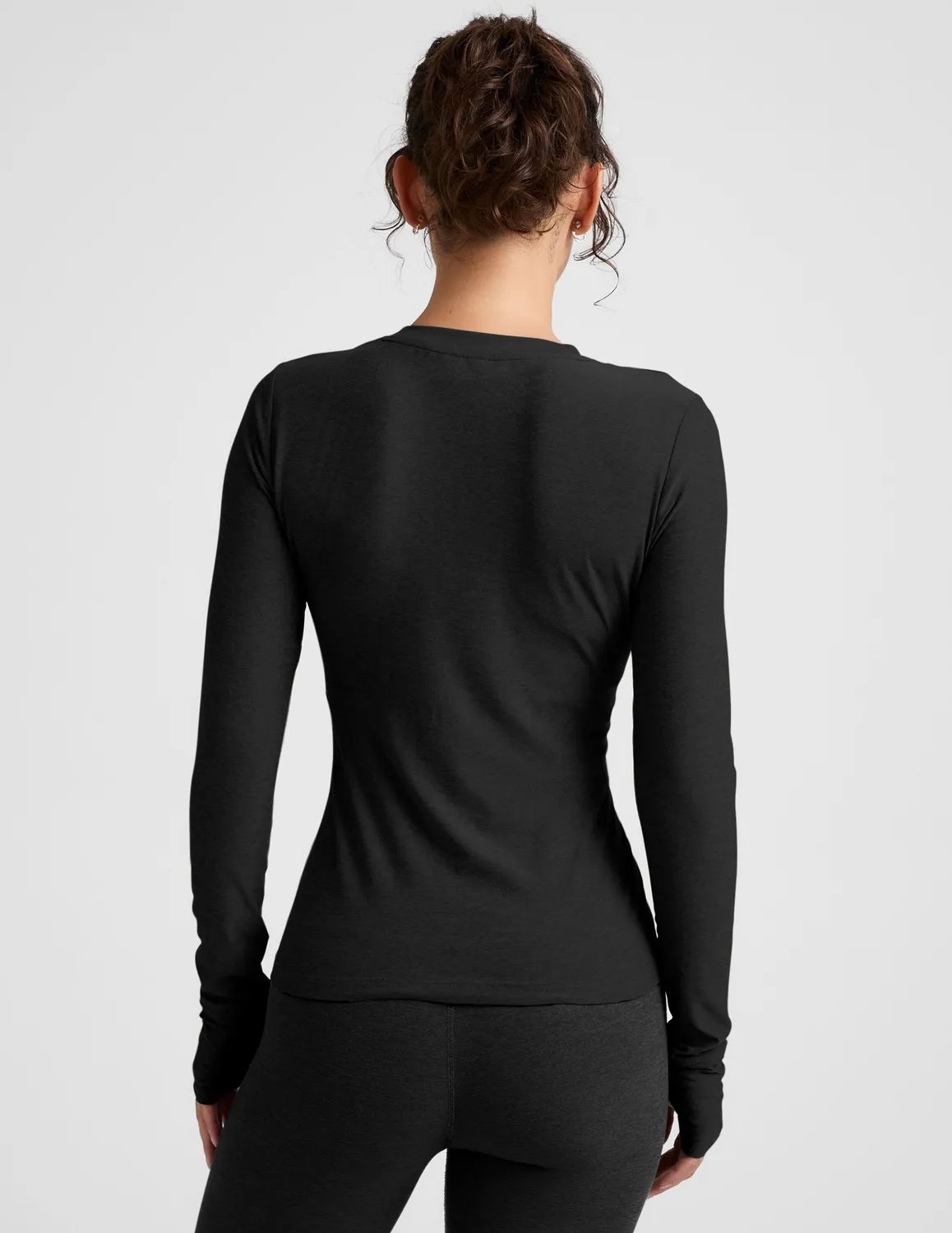 Beyond Yoga Featherweight Select Long Sleeve Crew tröja Darkest Night svart