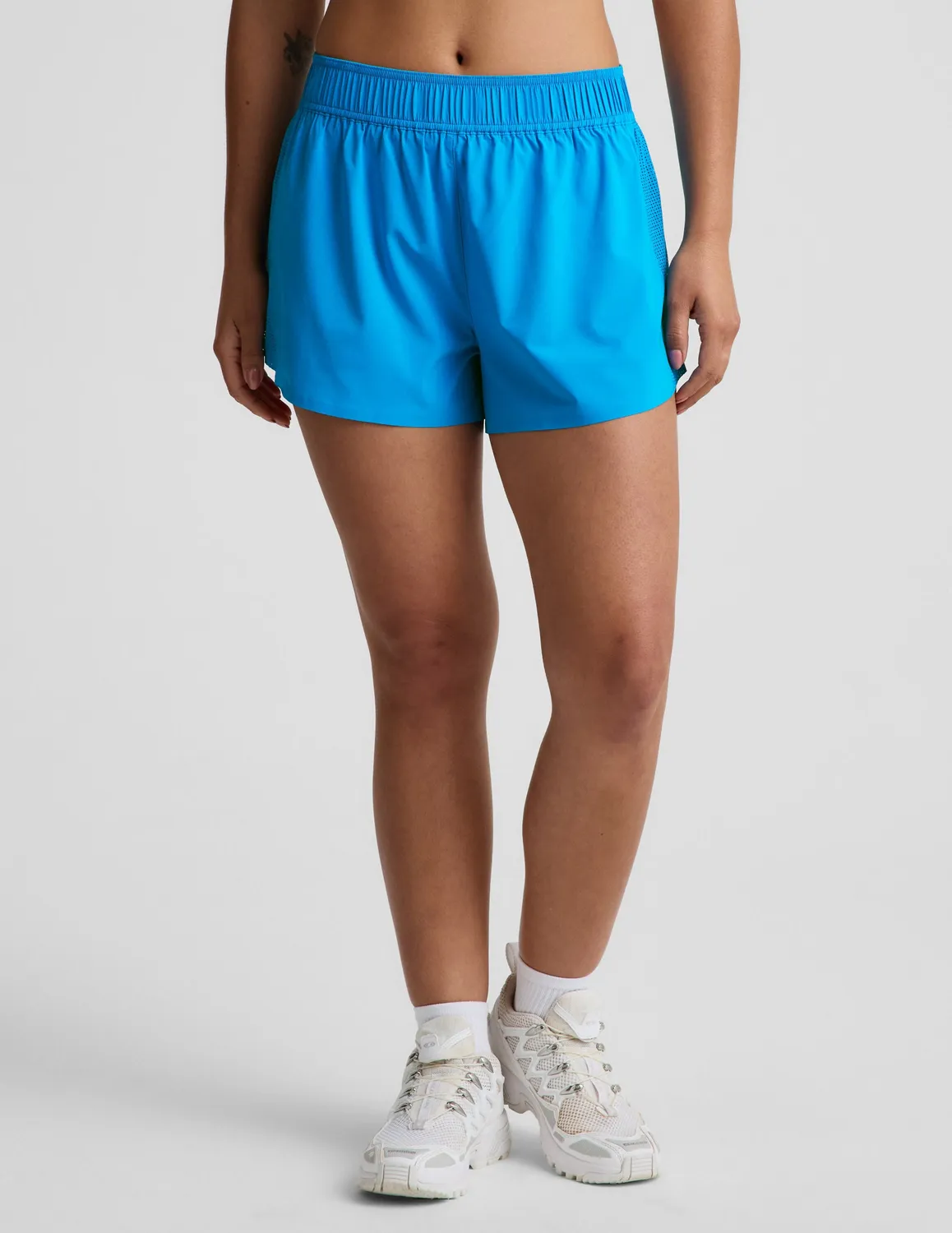 Beyond Yoga Solemate 2.5" Short löparshorts Malibu Lagoon svala