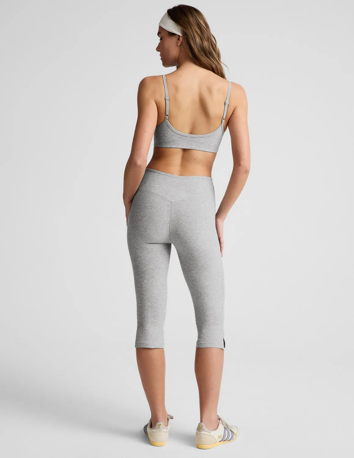 Beyond Yoga Spacedye Mid-Rise Slit Pedal Pusher leggings Silver Mist ljusgrå