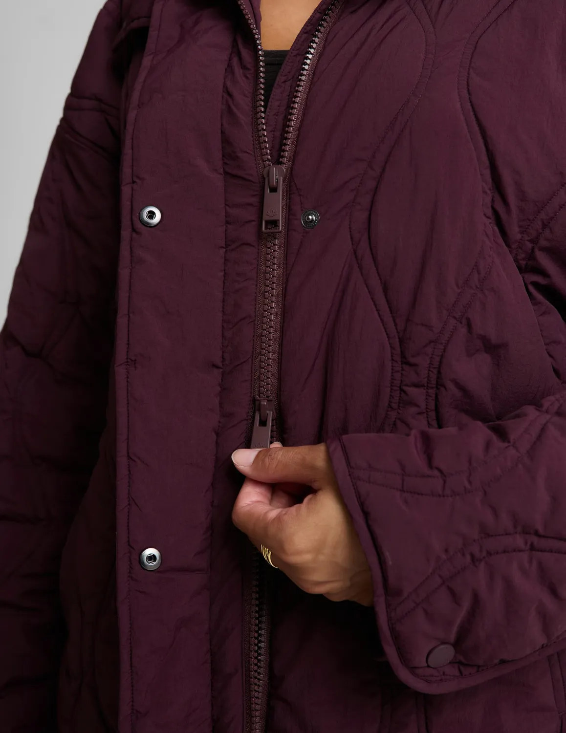 Beyond Yoga Roam Quilted Lightweight Jacket jacka Cabernet fodrad