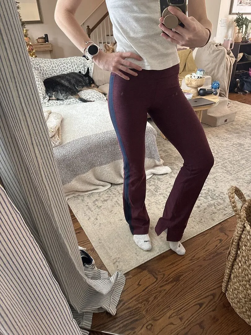Beyond Yoga Spacedye Gemini Colorblock Side Slit Pant byxor vinröd bootcut