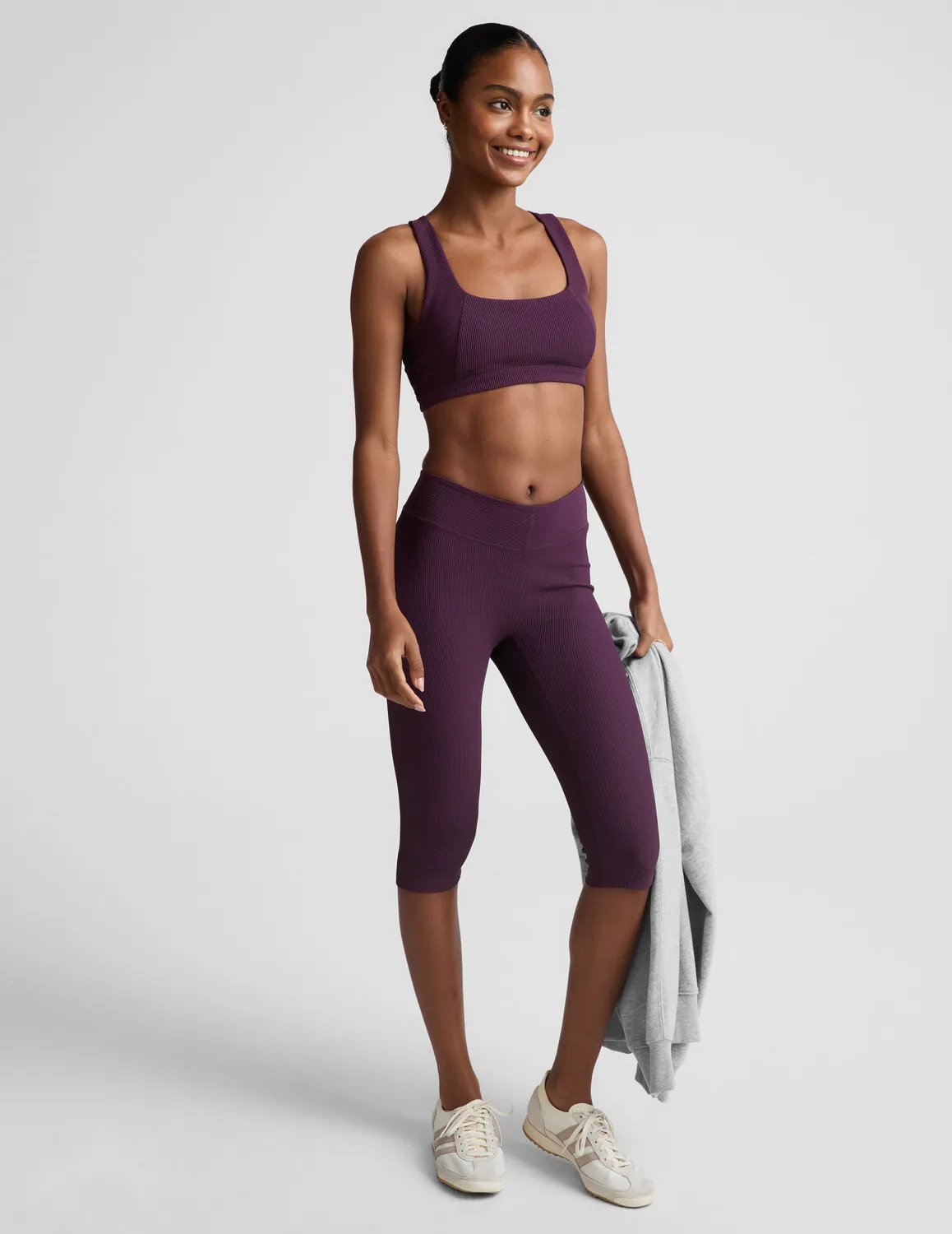 Beyond Yoga Impulse Ribbed Scoop Neck sport-bh lila urtagbara kupor