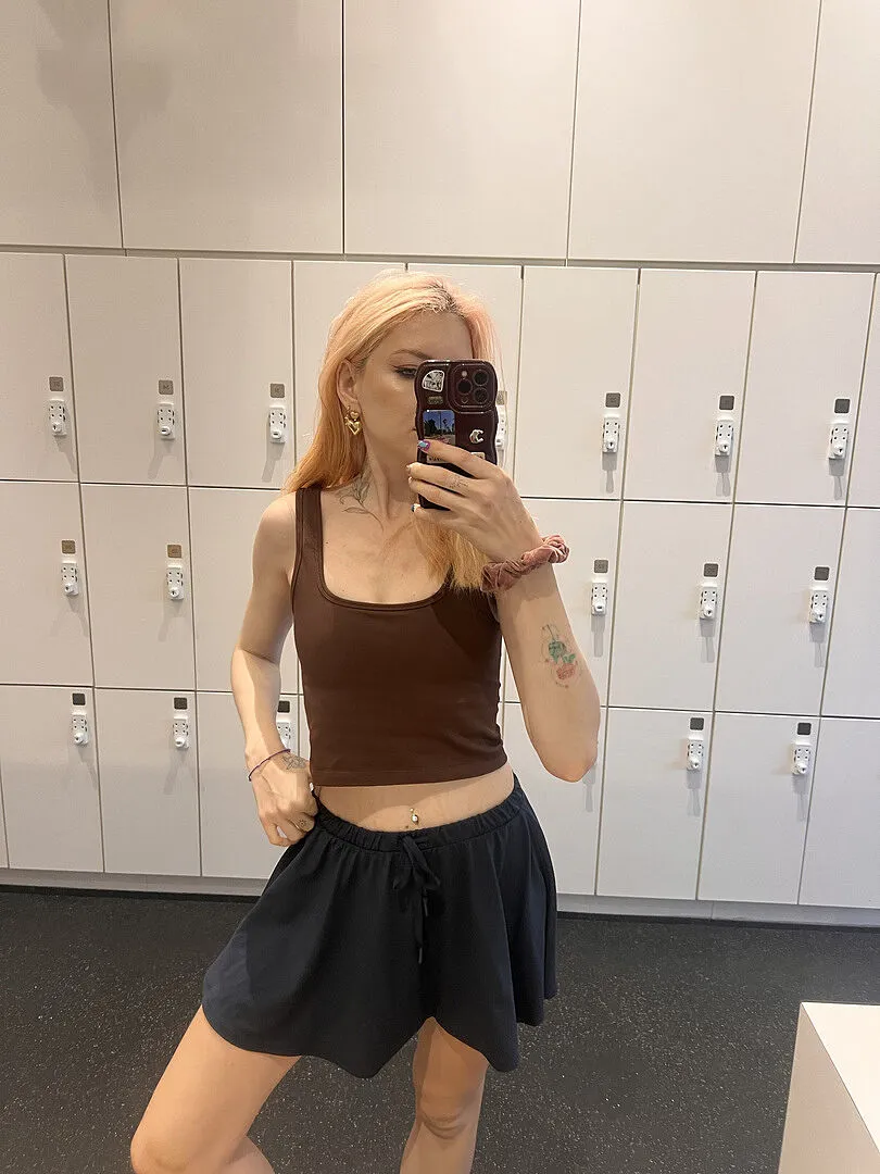 Beyond Yoga Keep It Cool Seamless Cropped Tank linne Iced Mocha kylande
