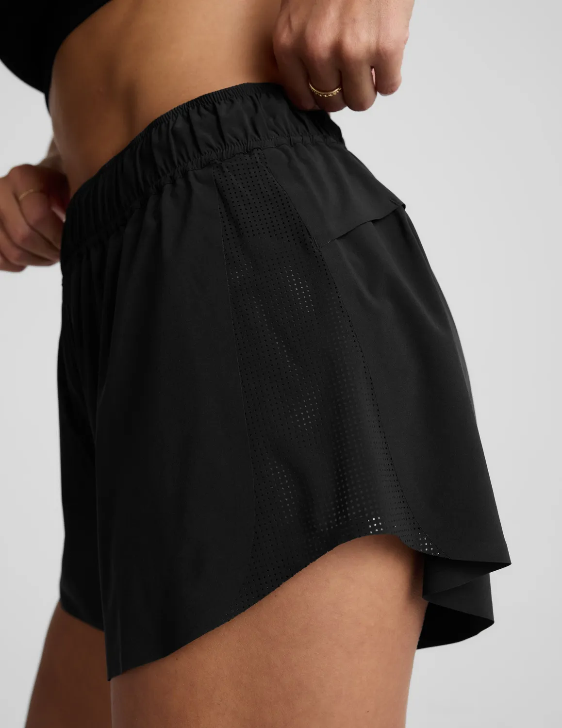 Beyond Yoga Solemate 2.5" löparshorts Black klassiska