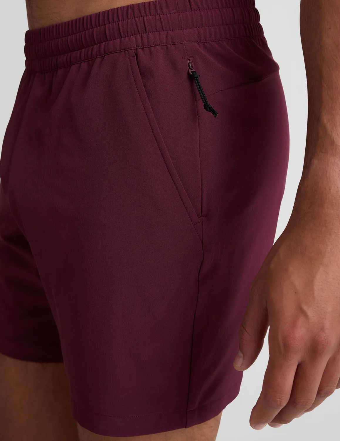 Beyond Yoga Pivotal 2.0 Men's Short 7" träningsshorts Deep Maroon lätt