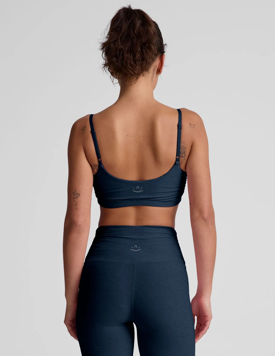 Beyond Yoga Spacedye Raise The Barre sport-bh Nocturnal Navy trådlös