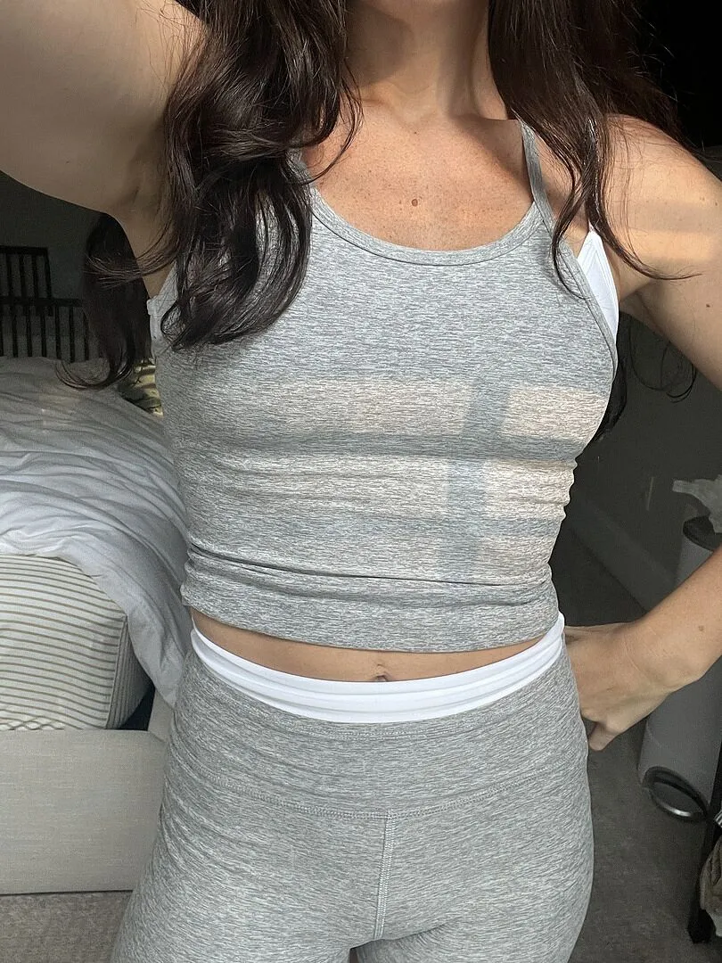 Beyond Yoga Spacedye Layered Tank linne röd med bh