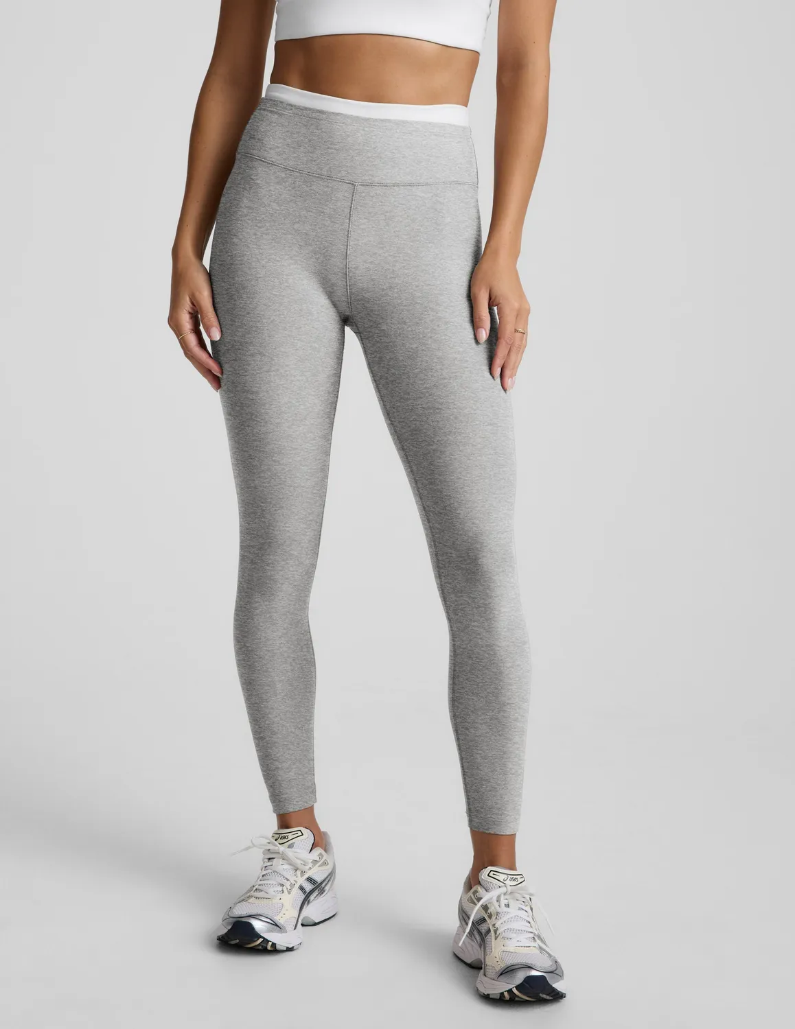 Beyond Yoga Spacedye Layered Midi leggings Silver Mist kontrast
