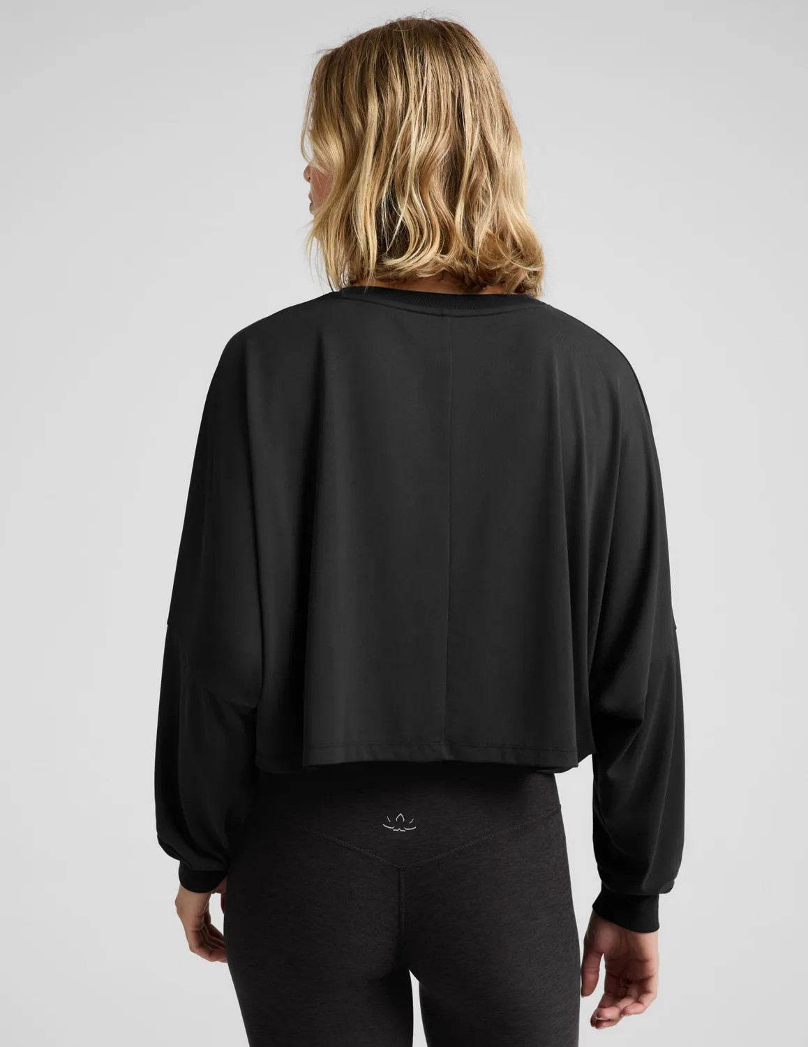 Beyond Yoga Studio Luxe Cropped Long Sleeve Tee svart