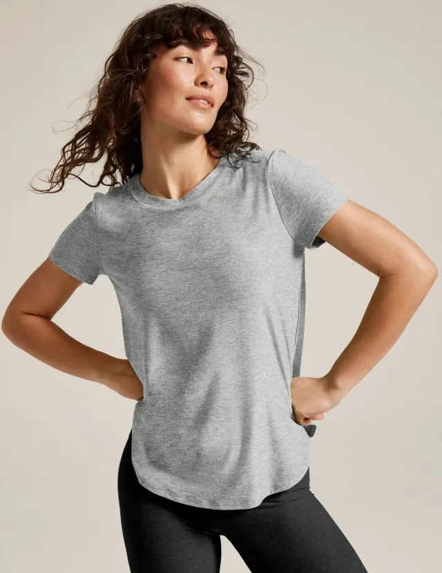 Beyond Yoga Featherweight On The Down Low t-shirt Silver Mist mjuk