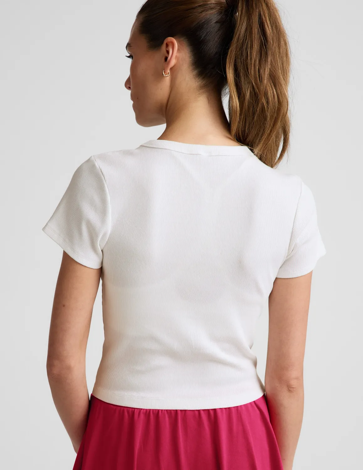 Beyond Yoga On Repeat Rib Baby Tee t-shirt vit croppad
