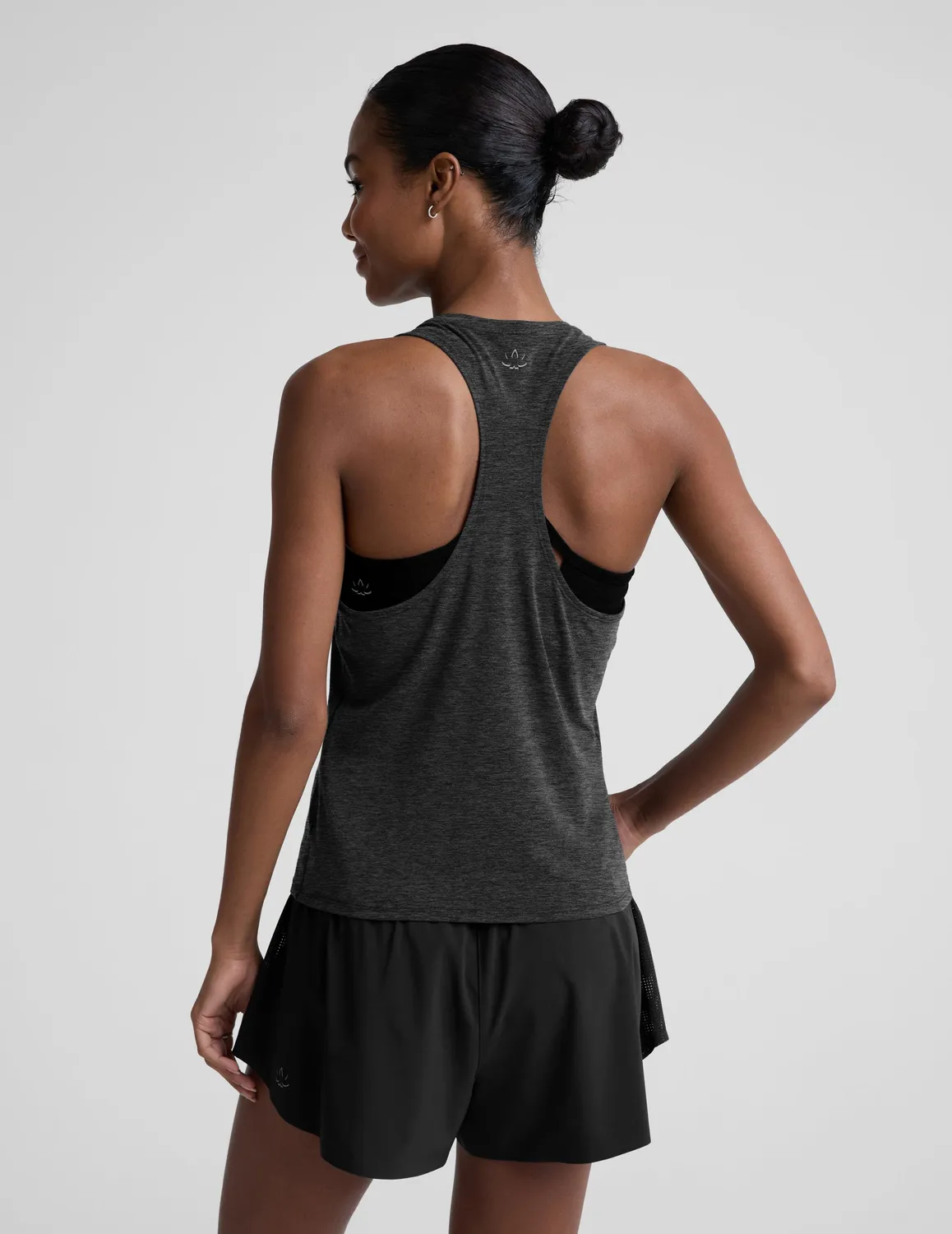 Beyond Yoga Breezeweight Active Racerback Tank träningslinne Faded Black hel