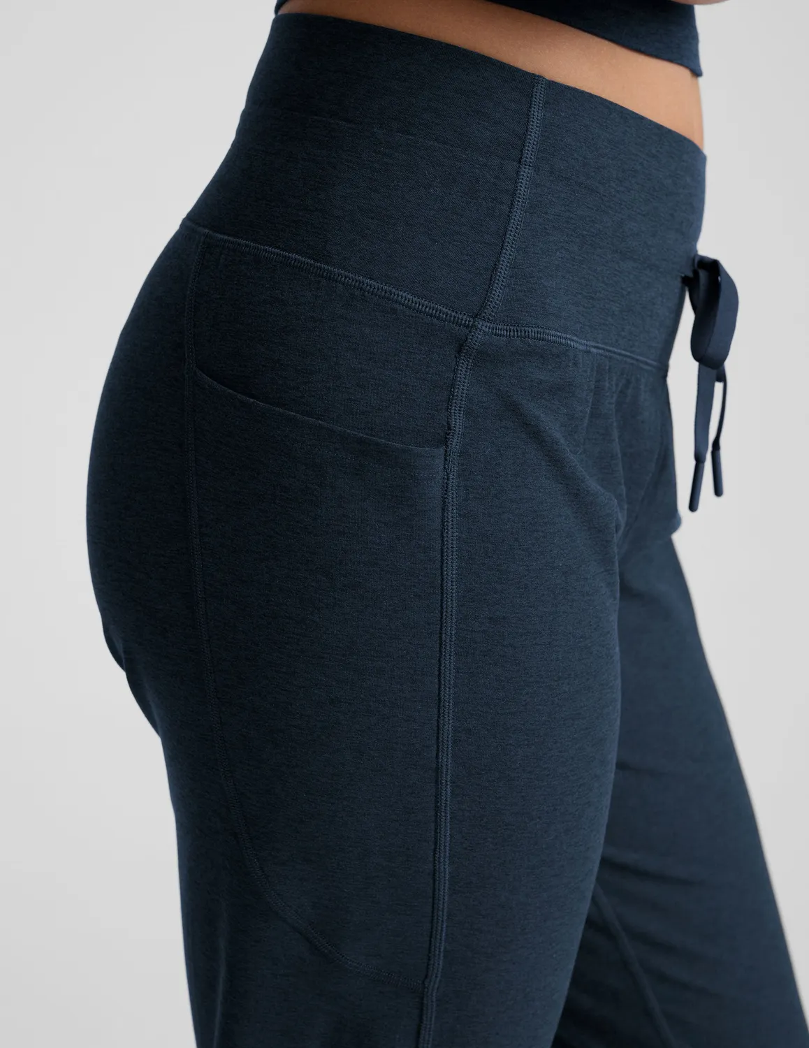 Beyond Yoga Spacedye Go Pocket jogger Nocturnal Navy med fickor