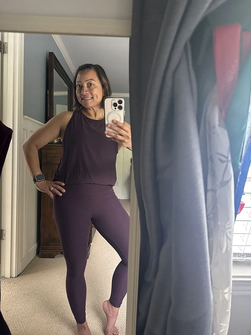 Beyond Yoga Spacedye Twist Through Cropped Tank träningstopp Cloud White inbyggd BH