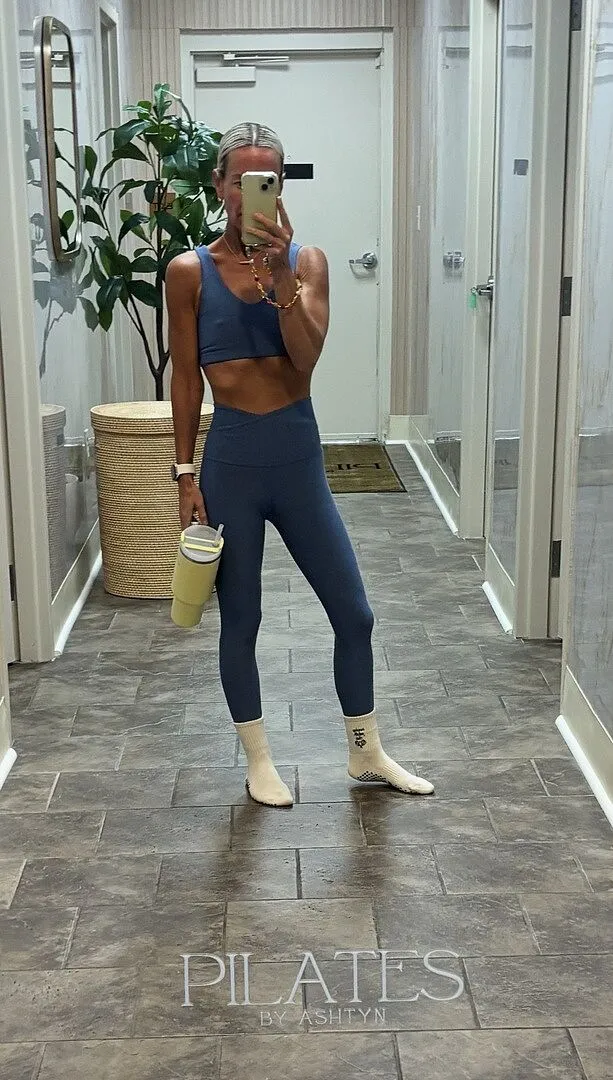 Beyond Yoga Spacedye Twist Front sport-bh blackberry melerad korsrygg