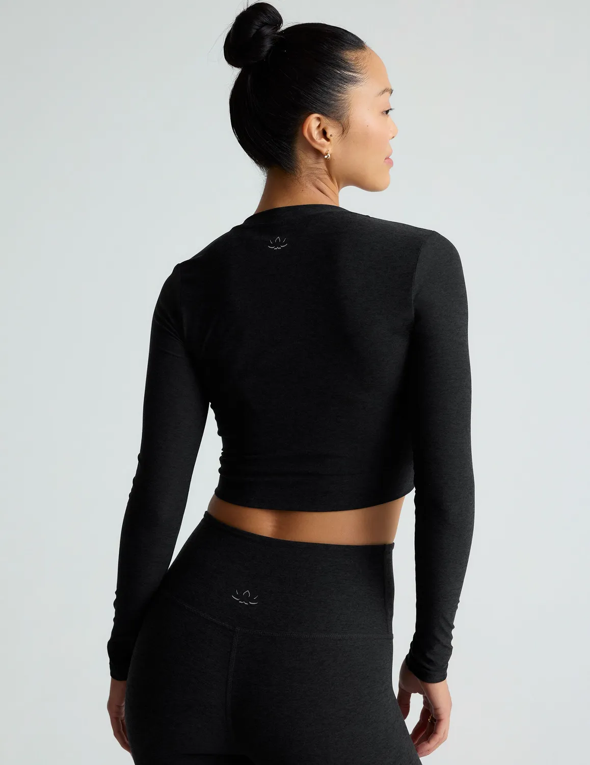 Beyond Yoga Featherweight Center Stage topp Darkest Night